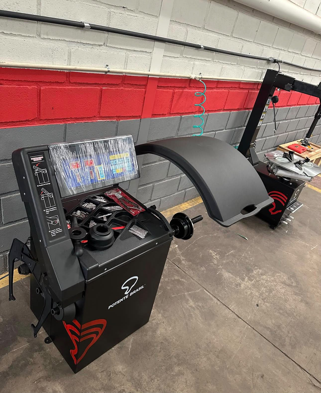 Máquina de balanceamento da oficina
